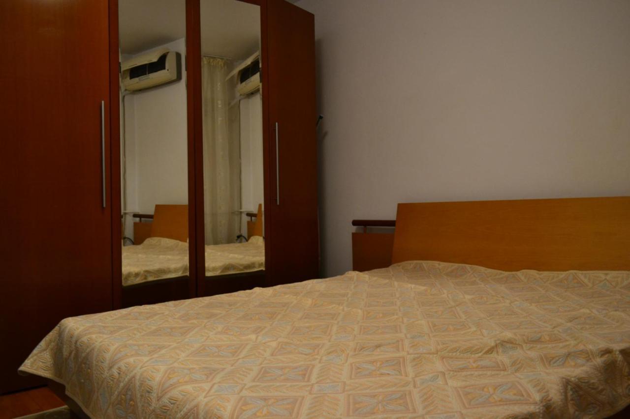 Apartamento Dreams By The River Bucarest Exterior foto